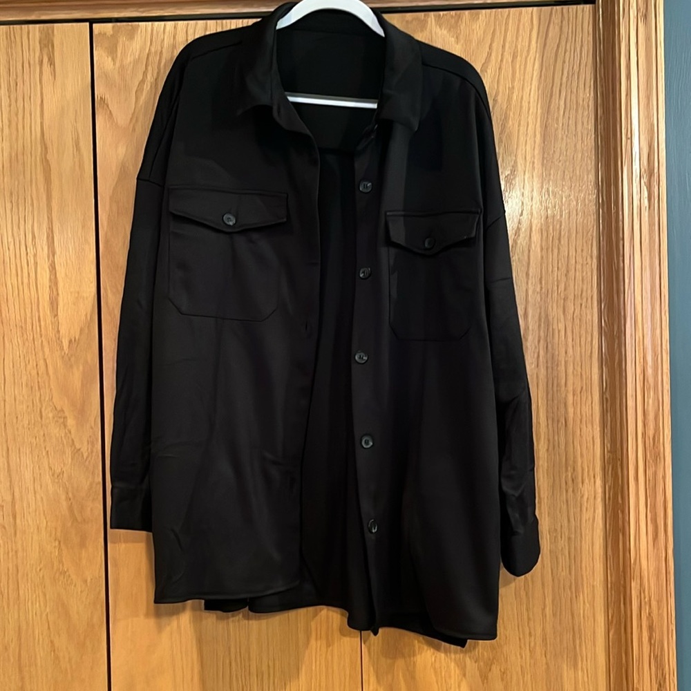 3x black shacket